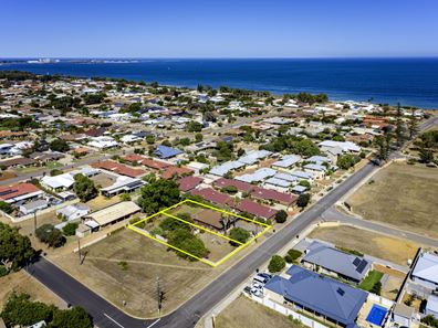28 Crowtherton Street, Bluff Point WA 6530