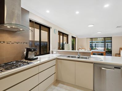 7 Rocklea Crescent, Ellenbrook WA 6069