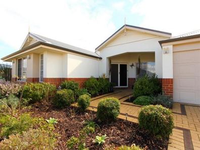 5 Wistful Parade, Aveley WA 6069