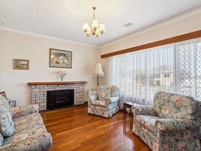 15 Elabana Crescent, Dianella WA 6059