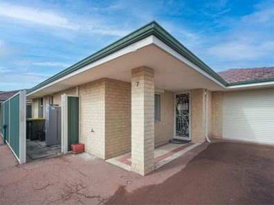 7/15 Spring Avenue, Midland WA 6056