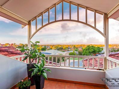 16 Peak View, Canning Vale WA 6155