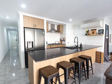 16 Stopes Lane, Forrestdale WA 6112