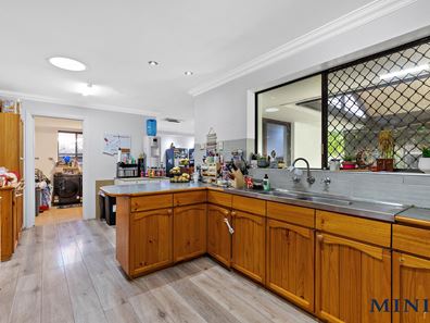 75 Dale Road, Armadale WA 6112