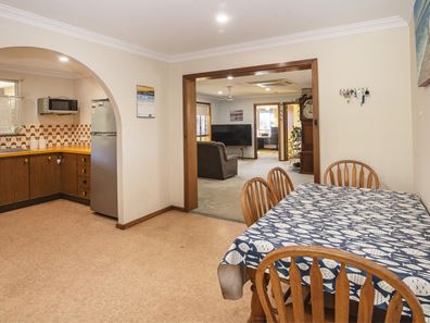 9 William Drive, Broadwater WA 6280