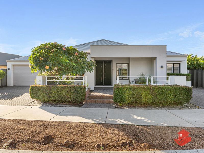 13 Barrington Ave, Champion Lakes