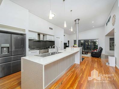 29 Livingstone Heights, Roelands WA 6226