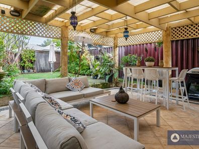 8 Locke St, Mount Pleasant WA 6153