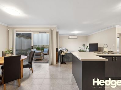 6 Peebles Cross, Sinagra WA 6065