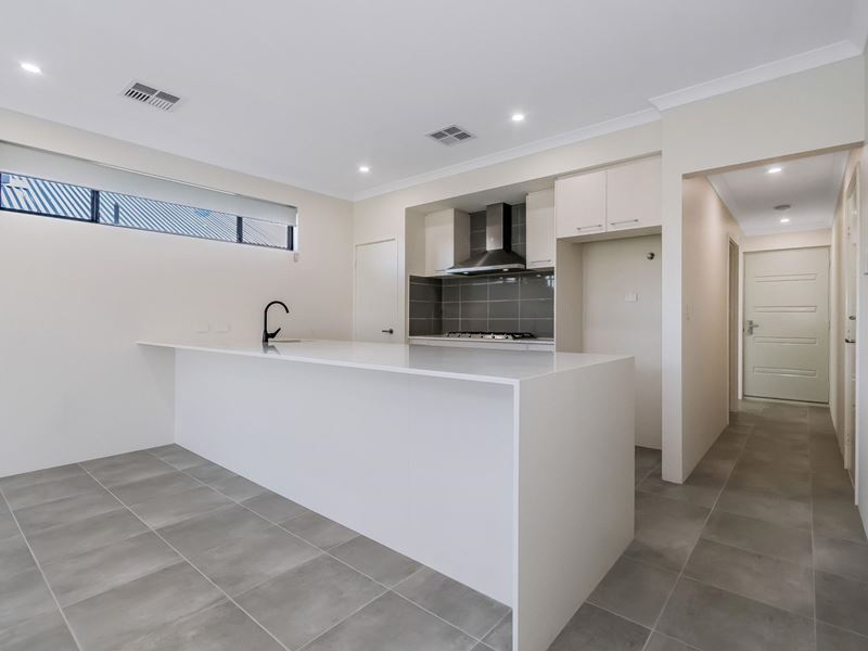 28 Sturrock  Close, Hilbert WA 6112