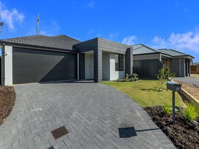 28 Sturrock  Close, Hilbert WA 6112