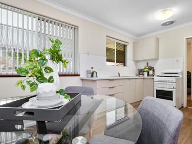 53 Parkside Drive, Thornlie WA 6108