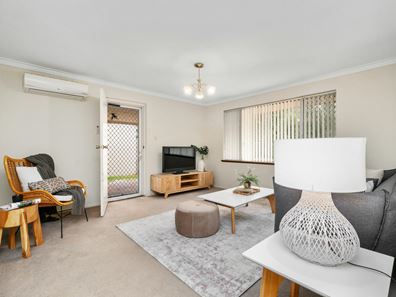 53 Parkside Drive, Thornlie WA 6108