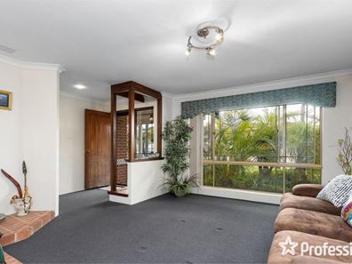 24 Bluegum Road, Thornlie WA 6108