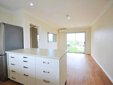 9/2 Russell  Avenue, North Perth WA 6006