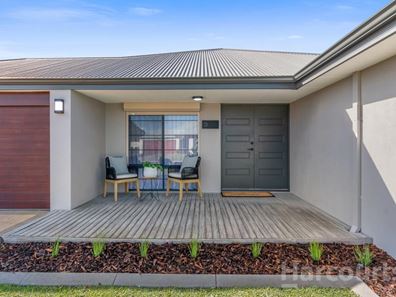 3 Liriope Parkway, Sinagra WA 6065