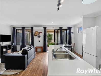 167 Lake Valley Drive, Lakelands WA 6180