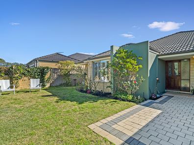 13 Sorrento Turn, Secret Harbour WA 6173