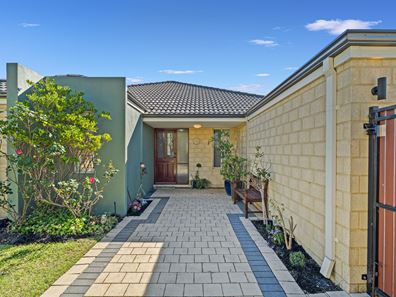 13 Sorrento Turn, Secret Harbour WA 6173