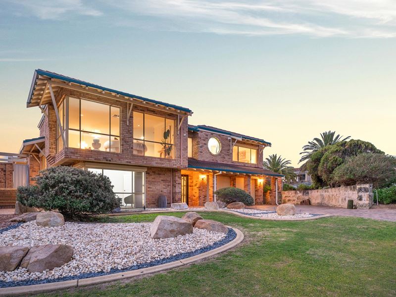 10 Castellon Crescent, Coogee WA 6166