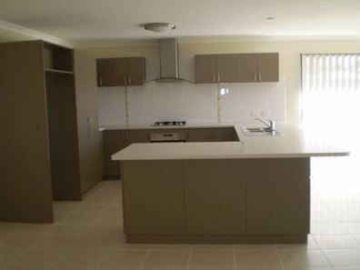 34 Greenacre Street, Pinjarra WA 6208