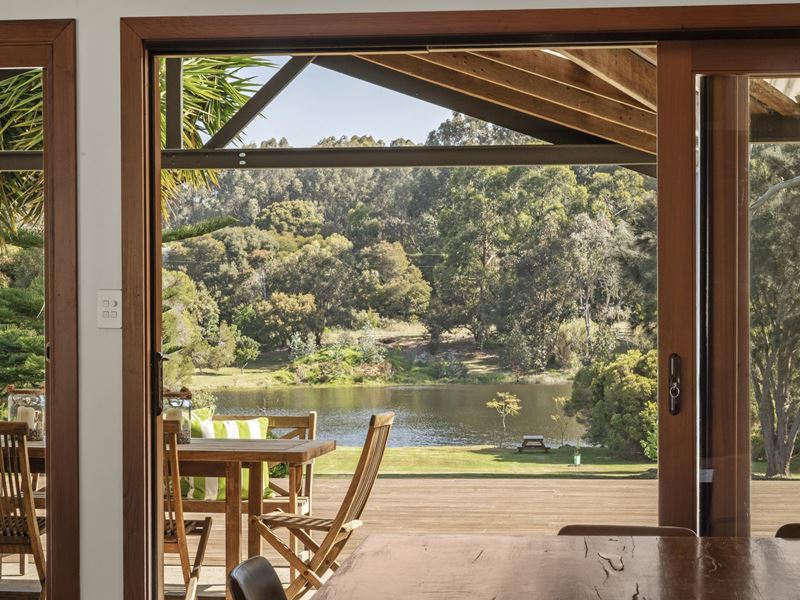 74 Brushwood Brook Drive, Yallingup