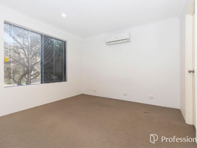 4/11 Priest Road, Landsdale WA 6065