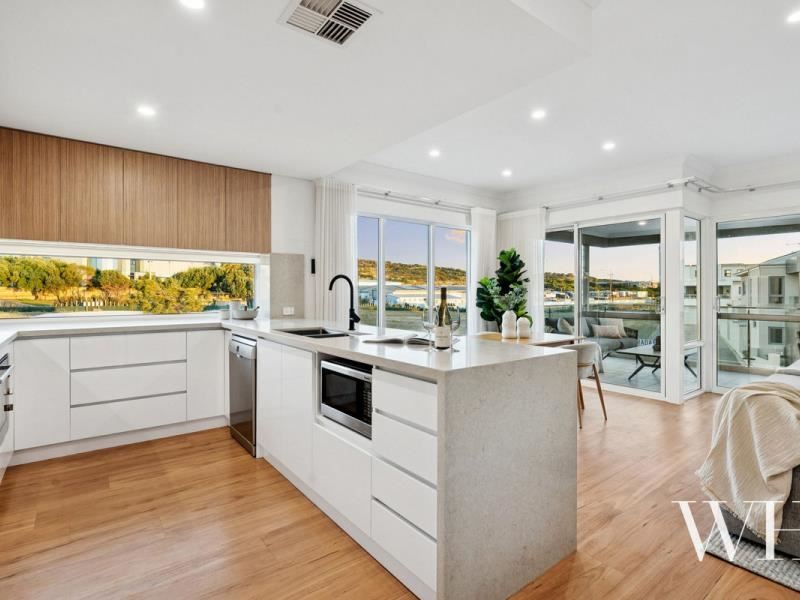 18 Surada Street, North Coogee WA 6163