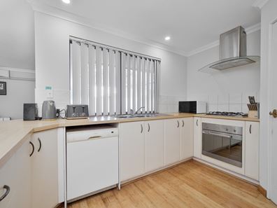 2/18 Evelyn  Street, Gosnells WA 6110