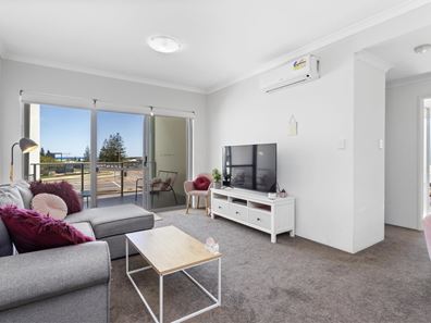 26/2 Royston Link, Butler WA 6036