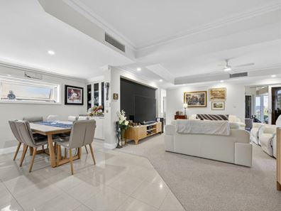 2/28 Nile Street, East Perth WA 6004