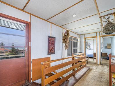 11 Wood Way, Ledge Point WA 6043