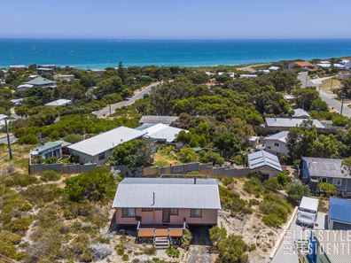 2 Burnett Road, Guilderton WA 6041