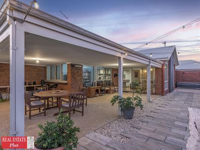 15 Stewartby Crescent, Viveash WA 6056