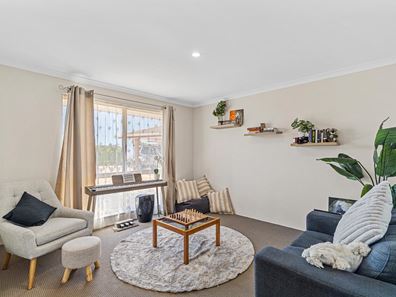 2/5 Beamish Court, Meadow Springs WA 6210