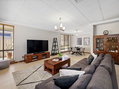 9 Nelligan Street, Dianella WA 6059
