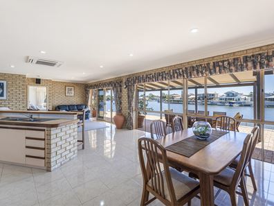 15 Robertson Grove, South Yunderup WA 6208
