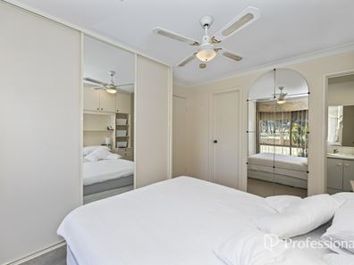 40 Northumberland Avenue, Alexander Heights WA 6064