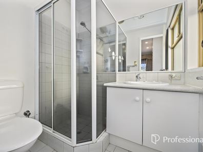 40 Northumberland Avenue, Alexander Heights WA 6064