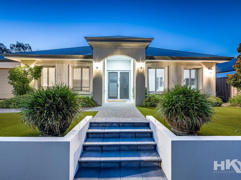 100 Roxburghe Drive, The Vines