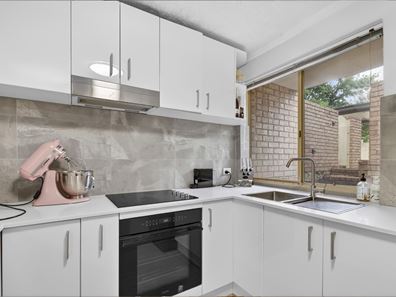 Unit 10/2 Mitchell Street, Bentley WA 6102
