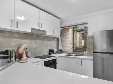 Unit 10/2 Mitchell Street, Bentley WA 6102