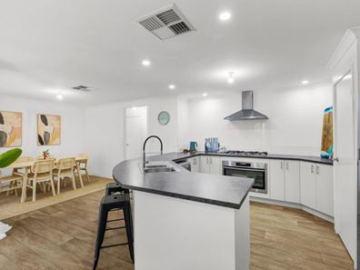18 Zappeion Entrance, Landsdale WA 6065