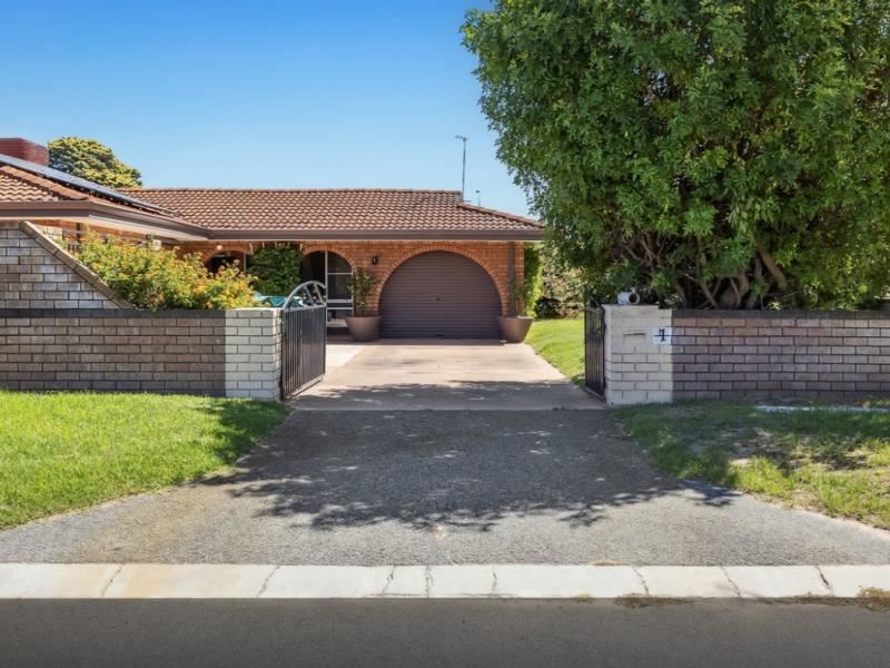 1 Moorine Court, Hillman WA 6168