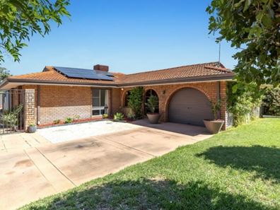 1 Moorine Court, Hillman WA 6168
