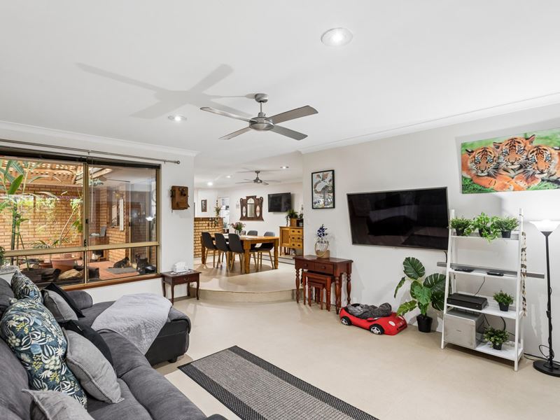 7 Burham Court, Marangaroo WA 6064