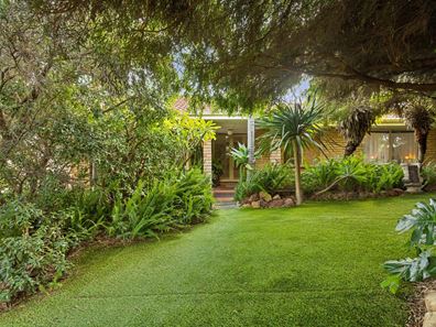 7 Burham Court, Marangaroo WA 6064
