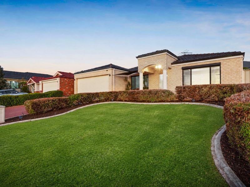 8 Meadowbank Way, Landsdale WA 6065