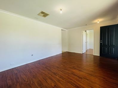 35 Ashworth Way, Brookdale WA 6112