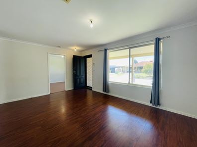 35 Ashworth Way, Brookdale WA 6112